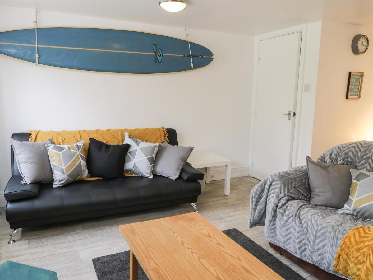 The Surfers Bolt Hole Apartment วิทบี ภายนอก รูปภาพ