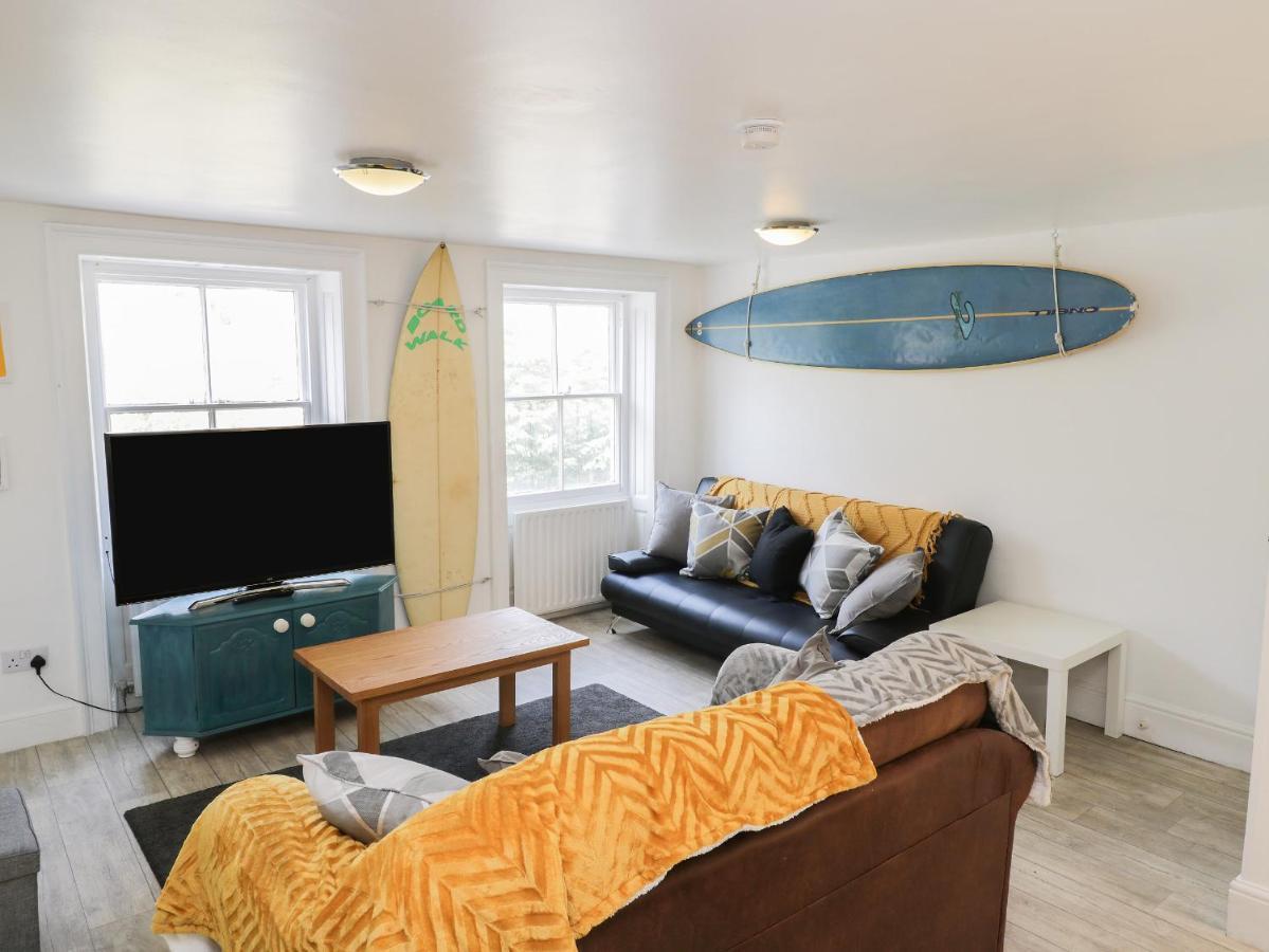 The Surfers Bolt Hole Apartment วิทบี ภายนอก รูปภาพ