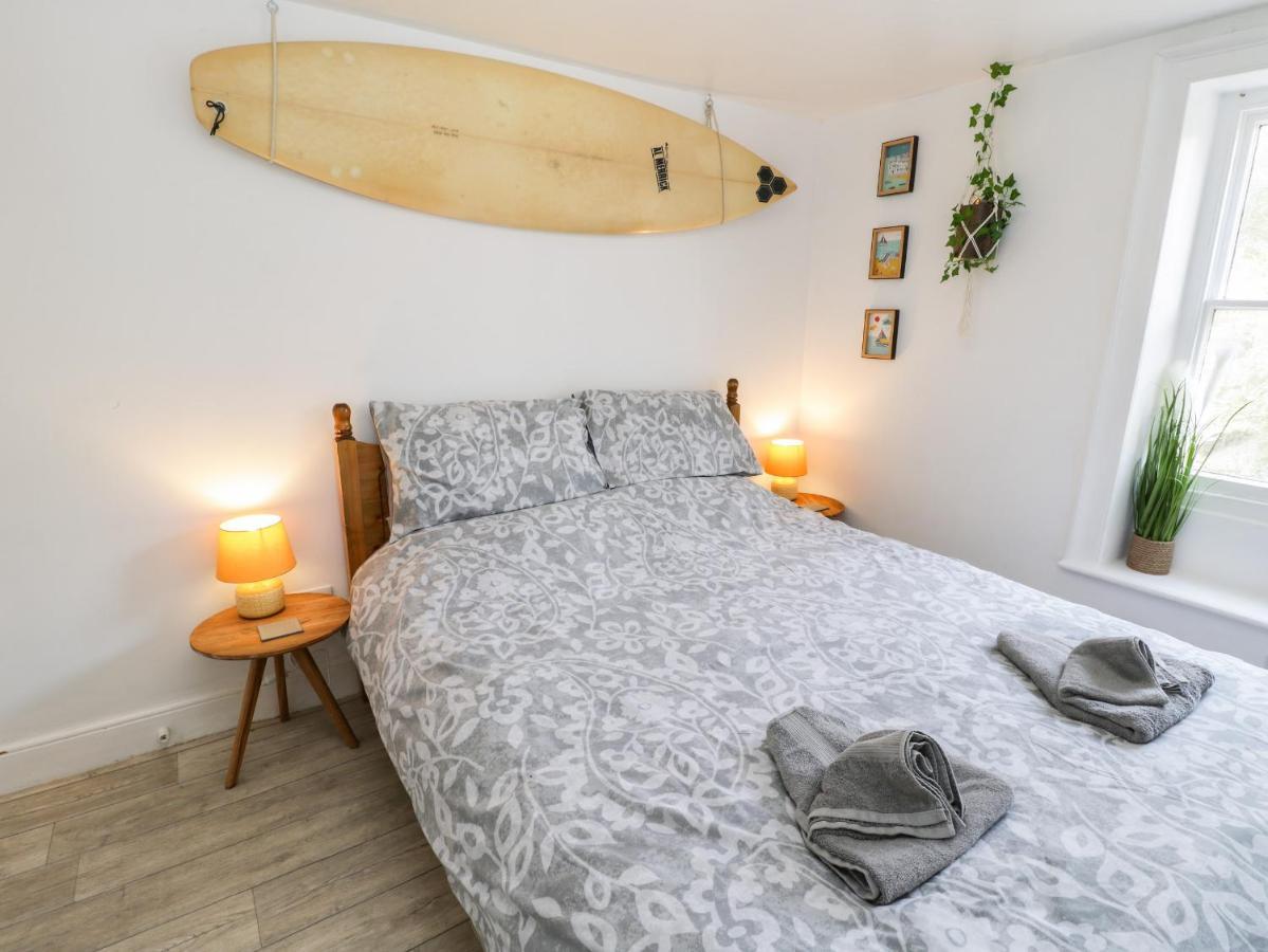 The Surfers Bolt Hole Apartment วิทบี ภายนอก รูปภาพ