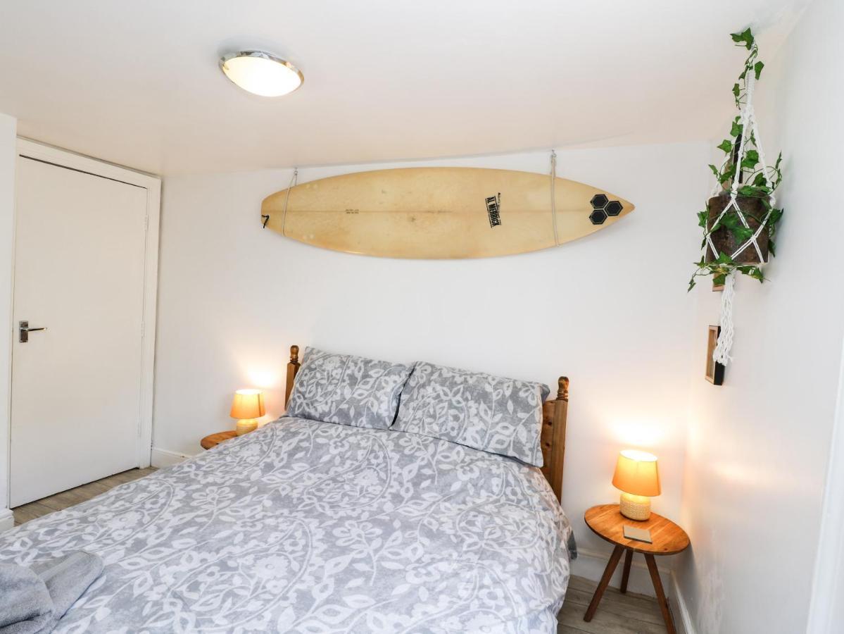 The Surfers Bolt Hole Apartment วิทบี ภายนอก รูปภาพ