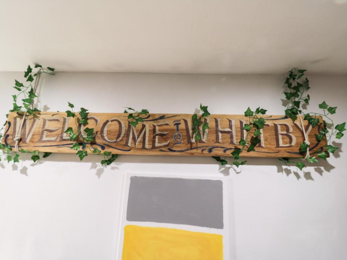 The Surfers Bolt Hole Apartment วิทบี ภายนอก รูปภาพ